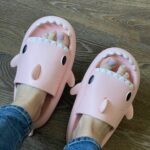 Os Chinelos Originais do Tubarão Shark Slippers® Versão 2.0 Para Adulto